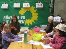 Kreative-Kinderwerkstatt-Wahlveranstaltung-Gruenen-Frankfurt-Merianplatz