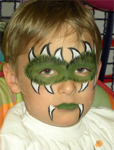 Kinderschminken-Drachenkind-Dino