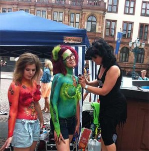 Loewenmut-Wiesbaden-Bodypainting-Livepainting-12