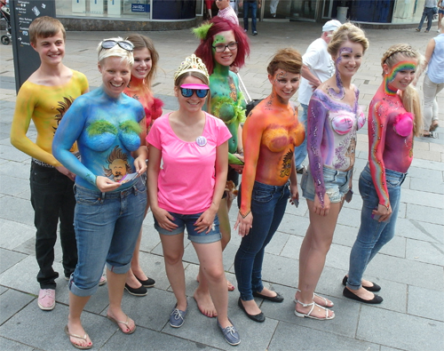 Loewenmut-Wiesbaden-Bodypainting-Livepainting