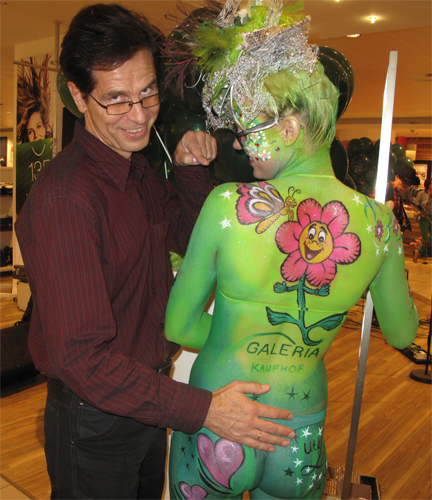 Bodypainting-Galeria-Kaufhof-Darmstadt