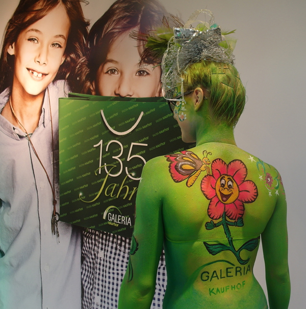 Bodypainting-Galeria-Kaufhof-Darmstadt