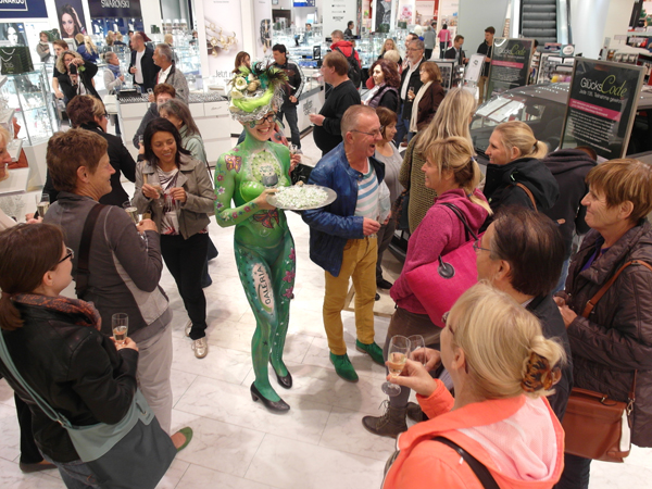 Bodypainting-Galeria-Kaufhof-Darmstadt