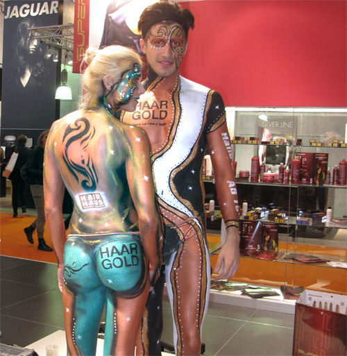 Messe-Bodypainting-Haar-Gold-Duesseldor