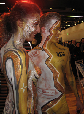 Hair-Haus-Haar-Gold-Bodypainting