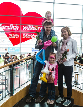 Kinderschminken--Flughafen-Muttertag