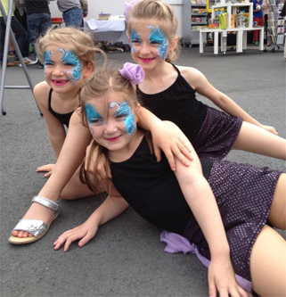 Kinderschminken-Gruppenbild-Tanzgruppe-Sommerfest-Taunus