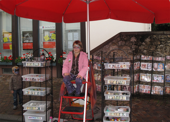 Schminkstand-Strassenstand-Regenschirm